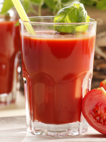 Verre de jus de tomate